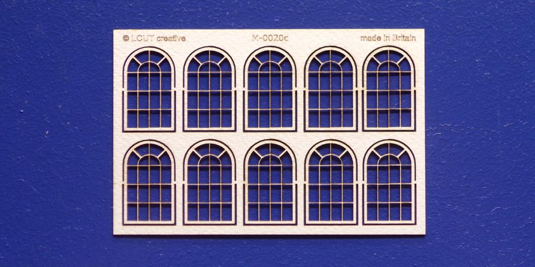 M 00-20c OO gauge industrial windows kit Kit of 10 industrial windows. Made with high quality fiber board 0.7mm thick.
